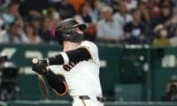 巨人 打撃不調のキャベッジが4回交代