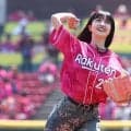仙台に天使降臨…久保史緒里さんが始球式　華麗すぎるノーバウンド投球にファン虜