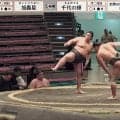 「現役力士よりデカい」花道奥に“ただならぬ”存在感の人物 「貫禄ある」「お元気そうで何より」ファン興奮