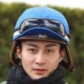７頭の進路に影響　富田暁騎手が新潟６Ｒの斜行で日本ダービーウィークの５月３０日、３１日が騎乗停止処分に