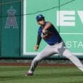 大谷翔平　古巣エンゼルスファンとほっこりシーン　右翼スタンドの歓声競争あおる→どっちが大きい？→じらしてボールを投げ込む　「１番・指名打者」で先発