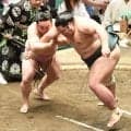 炎鵬　１８０キロ錦木を押し出し勝ち越し王手　関取として１９場所ぶり「１日１日を大切に大事に」