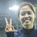 ｢唯ちゃん愛されてるねえ｣マイクを手にした長谷川唯にファン大合唱！ マンC女子優勝祝賀会で“YUIコール”が沸き起こる！｢可愛い～｣｢ピッチを離れると照れ屋さん｣