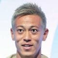 本田圭佑　雰囲気ガラリ！最新姿にビックリ「うそー！」「ムスカやん」「めずらしい」「スーパースターが」