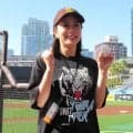 ドジャース戦で始球式の石川佳純さん「マウンドから投げていいんですか！？」目を輝かせ逆質問　パドレスコーデが美しい！