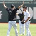 阪神　佐藤輝明がドラ１ルーキーに見せた姿　野手陣の雰囲気を象徴した一枚「違和感なくプレーできるように」２０１０年代には見られなかったシーン