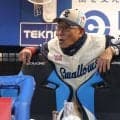 ヤクルトひやり　九回２死でのレフトへの飛球に山野辺が足滑らし転倒　間一髪捕球でゲームセットにファン安ど、池山監督も思わずのけぞる