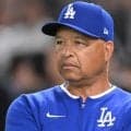 ドジャース　ロバーツ監督が渋い表情　ロブレスキーがまさか初回４失点　打者一巡の猛攻許す　ベンチが重苦しいムードに