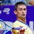 優勝候補下し2度目ツアーV王手