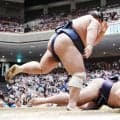 義ノ富士「急いでしまった。もったいなかった」10連勝逃し４敗後退　優勝の可能性残るも淡々