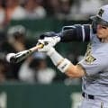 阪神・佐藤輝　今季９度目の猛打賞　１年ぶり右翼守備でフェンス際好捕も「ＷＢＣでもやってるのでね」