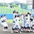 横浜が22年ぶりV　主将・小野が先頭打者本塁打　高校野球関東大会