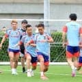 【Ｗ杯】長友佑都、堂安律、上田綺世、中村敬斗、佐野海舟ら日本代表初日は１３人で始動　中村俊輔コーチも初参加