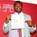 【巨人】支配下契約のフリアン・ティマ、長野久義さん質問に満点回答「長い道のりだった」21年来日