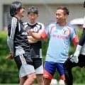 前人未到の５大会連続Ｗ杯へ長友佑都「細胞が１０歳くらい若返っている」盟友・吉田麻也の合流に「兄弟が来た感じ。オーラに触れてうれしかった」