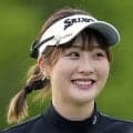 【ゴルフ】「そんなに肩出して」都玲華の白色オールインワン姿に反響「最強に可愛すぎる」