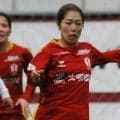 「モデルかと」「きれい＆かっこよい」今季ＭＶＰ美女サッカー選手が激変！ドレスアップ姿に反響　斬新デザイン衣装にシルバーネックレスが豪華