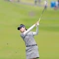 【女子ゴルフ】１４年ぶりの優勝目指す木戸愛が１７番で痛恨のセカンドＯＢ…　首位の吉田鈴と３打差に