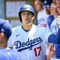大谷翔平、佐々木朗希、山本由伸が「いい笑顔」チャーター機ショット公開　チームウェアで敵地パイレーツ戦へ
