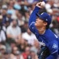 「これがチームワーク」山本由伸がベッツに見せた“神対応”に感動の声「笑顔で話せるのが」