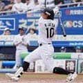 【ロッテ】上田希由翔３号「キュート」な指ハートのポーズ　勝ち越された直後に試合を振り出しに