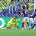 【Ｗ杯】鈴木彩艶が好セーブ連発　森保ジャパン、オランダに攻め込まれるも前半０-０