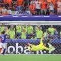 【Ｗ杯】ＧＫ鈴木彩艶、史上２人目のＷ杯無失点デビューならず　後半６分に失点