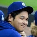 大谷翔平が右手で示した“数字”　至近距離で捉えた1枚…シカゴで届けた今季5本目の一幕