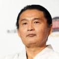 53歳貴乃花光司氏が最新ショット公開「シブいぜ親方」ダンディーな眼鏡＆口ひげ姿