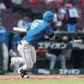 日本ハム　２死三塁からスクイズで１点を先制　四回に大塚が三塁前へ絶妙なセーフティーバント