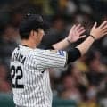 阪神・藤川監督　七回にリクエスト成功　佐藤輝の二盗がアウト→セーフに覆る　甲子園大歓声
