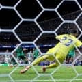 【Ｗ杯】アルジェリアのマンディ主将、３発メッシに脱帽「恐るべき決定力。分かっていたことだけど」…前半に足を踏まれる“因縁”も「彼は史上最高の選手」