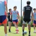 【Ｗ杯】左膝負傷の久保建英、グラウンドに姿なし　板倉滉「チュニジア戦に向けてできることを彼自身やっていると思います」