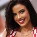 「W杯で最もセクシーなファン」、際どい衣装でクロアチアを応援
