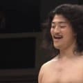 プロレスで手をガブリ！ 猟奇的な行為に騒然 “噛みつき”タッチ連携まで飛び出す異常事態に驚きの声