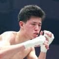 アマ7冠の19歳 元WBA王者と対戦