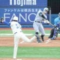 【阪神】いつも以上にごっつい両腕ガード付き「卍」披露　村上頌樹の直球に敷田球審が渾身ポーズ
