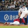 【広島】攻守のミスで流れを手放して燕に大敗、けん制死で好機逸脱→野選＆悪送球から大量失点