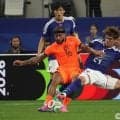 【W杯】｢チームは動揺していた｣遠藤航の後継者・佐野海舟が明かした本音と重圧【日本代表2人が語る｢遠藤引退｣激動の3日間】(1)