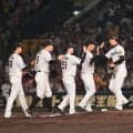 “常勝軍団”を象徴する「5/8」　藤川流マネジメント…2軍監督が明かす「強さの源」