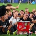 【Ｗ杯】怪物ハーランドも！ノルウェー代表、話題の「船こぎポーズ」で２８年ぶり決勝Ｔ進出お祝い