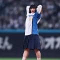 「ダンスのキレえげつない」エスコン降臨の「謎の制服おかっぱ」美女集団に騒然、スカートひらり可憐投球に圧巻ダンス「眼福」「抜群にキレキレ」