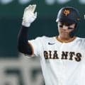 「もう怖いんだけど…」再三の村上撃ちも話題、巨人20歳内野手のパフォーマンスに他球団ファンも羨望のまなざし　圧巻の.358「もっと打順上げてもいいのでは？」