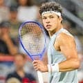 世界10位 マスターズ連覇に王手 