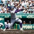 【甲子園】盗塁を刺そうとしたボールがバットに当たる珍プレーで盗塁成功　送球妨害にはならず