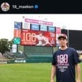 「この写真は良い記念、思い出になりました！」マエケンが感謝　楽天選手ら３０人超が集結→全員がＮＰＢ１００勝記念Ｔシャツ着て本拠地でポーズ