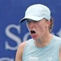 前年女王 逆転勝ちで16強