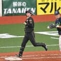 阪神・中野が３回で試合退く　スタンドからはどよめき　アクシデントか