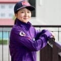 落馬負傷の古川奈穂騎手が札幌競馬場で元気な姿を見せて無事を報告　「今週は乗る予定です」