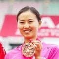 三笘薫義姉が長脚ショット披露に中島ひとみ反応「ほとんど脚やん」「綿棒とか言うな！」